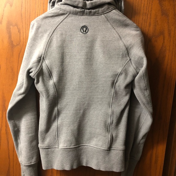 Lululemon Scuba Hoodie | Size 6 - Picture 2 of 12